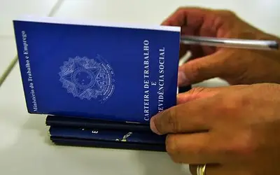 Escala 6x1: CCJ aprova admissibilidade da PEC; texto segue para comissão especial