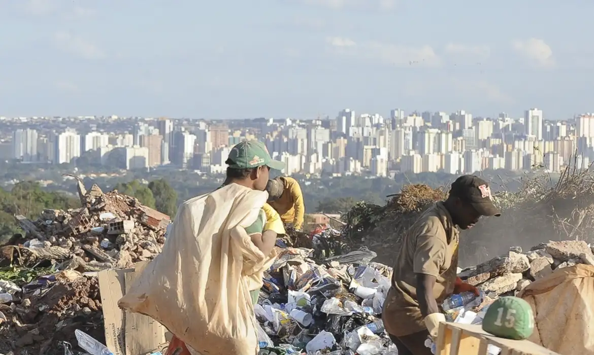 Região Norte tem alto índice de despejos em áreas inadequadasFoto: Wilson Dias/Agência Brasil Região Norte tem alto índice de despejos em áreas inadequadasFoto: Wilson Dias/Agência Brasil