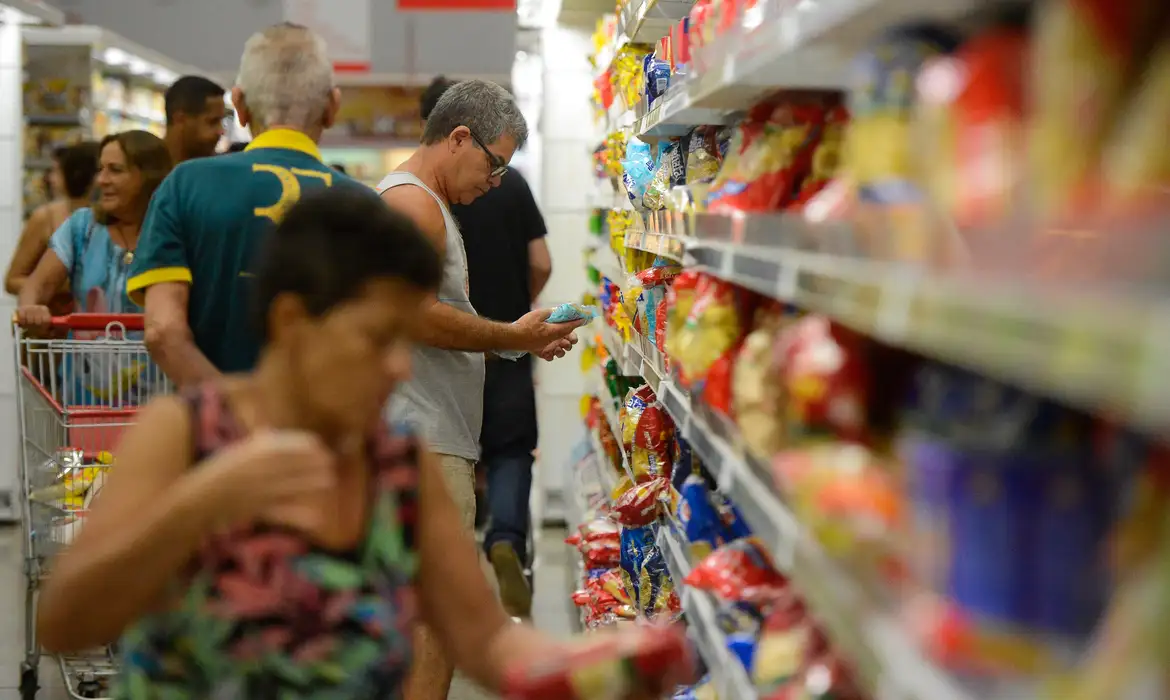 Governo muda regras do vale-refeição e alimentação; benefício continua o mesmo, mas uso será ampliado Governo muda regras do vale-refeição e alimentação; benefício continua o mesmo, mas uso será ampliado