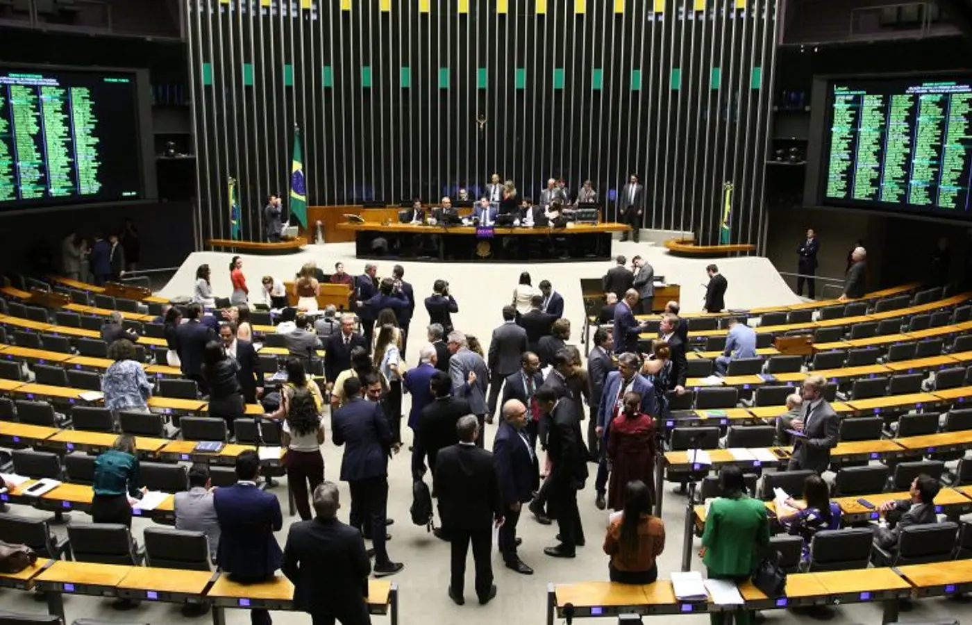 Câmara aprova novas regras para MEI; CACB cobra avanço para pequenas empresas