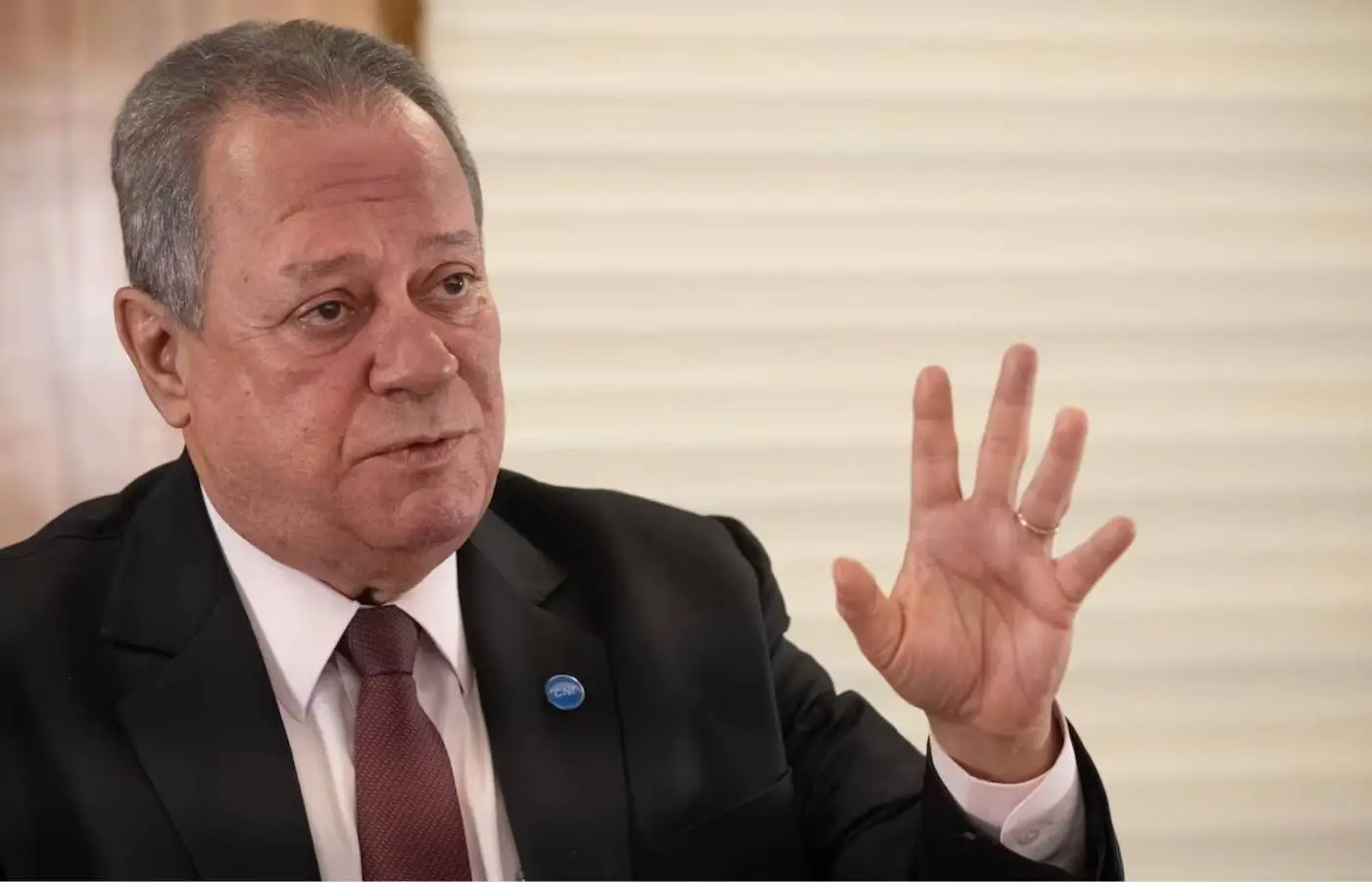 Redução da jornada de trabalho não deve avançar sob pressão eleitoral, diz presidente da CNI