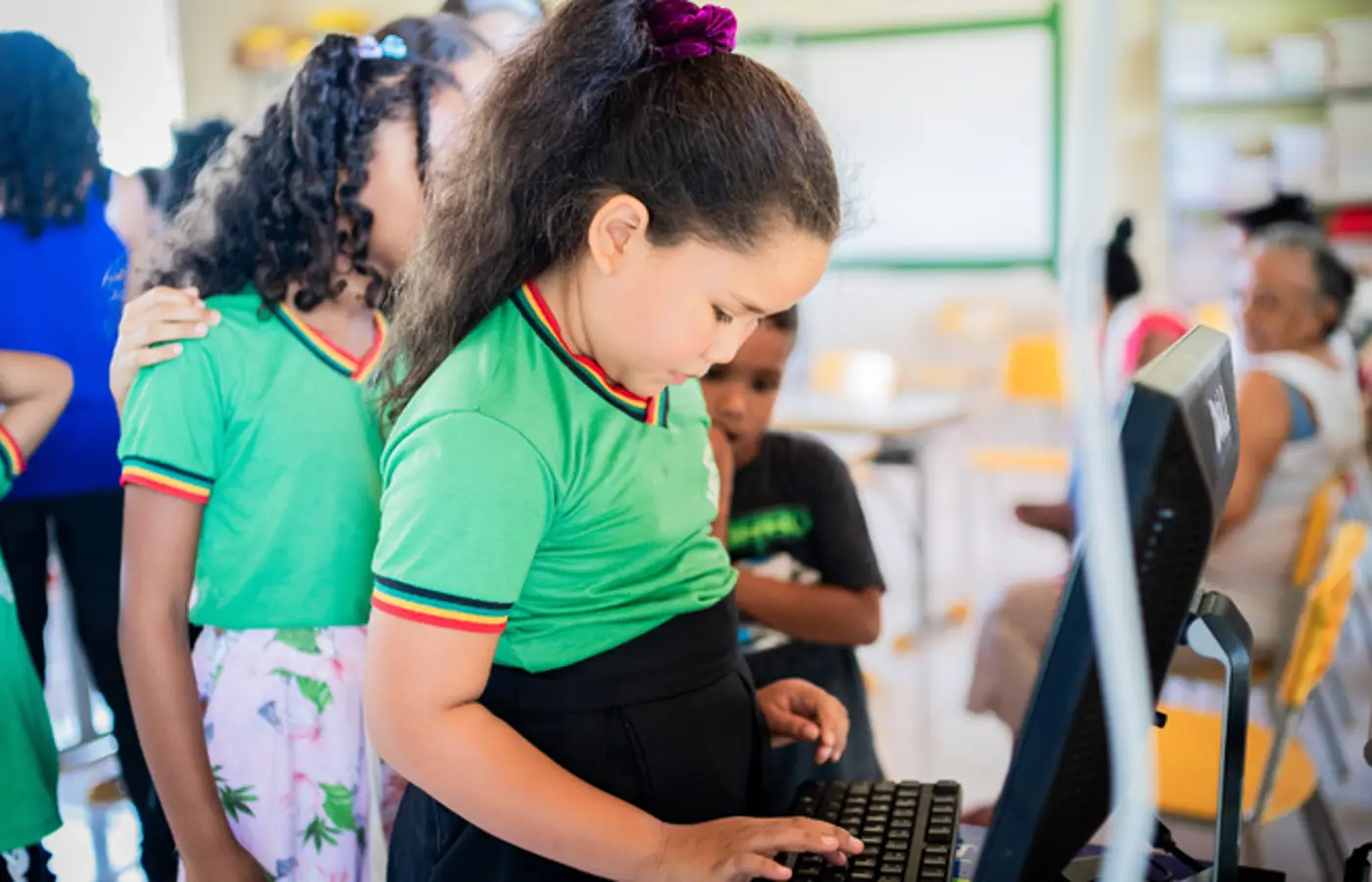 Internet chega a mais de mil escolas públicas do Espírito Santo