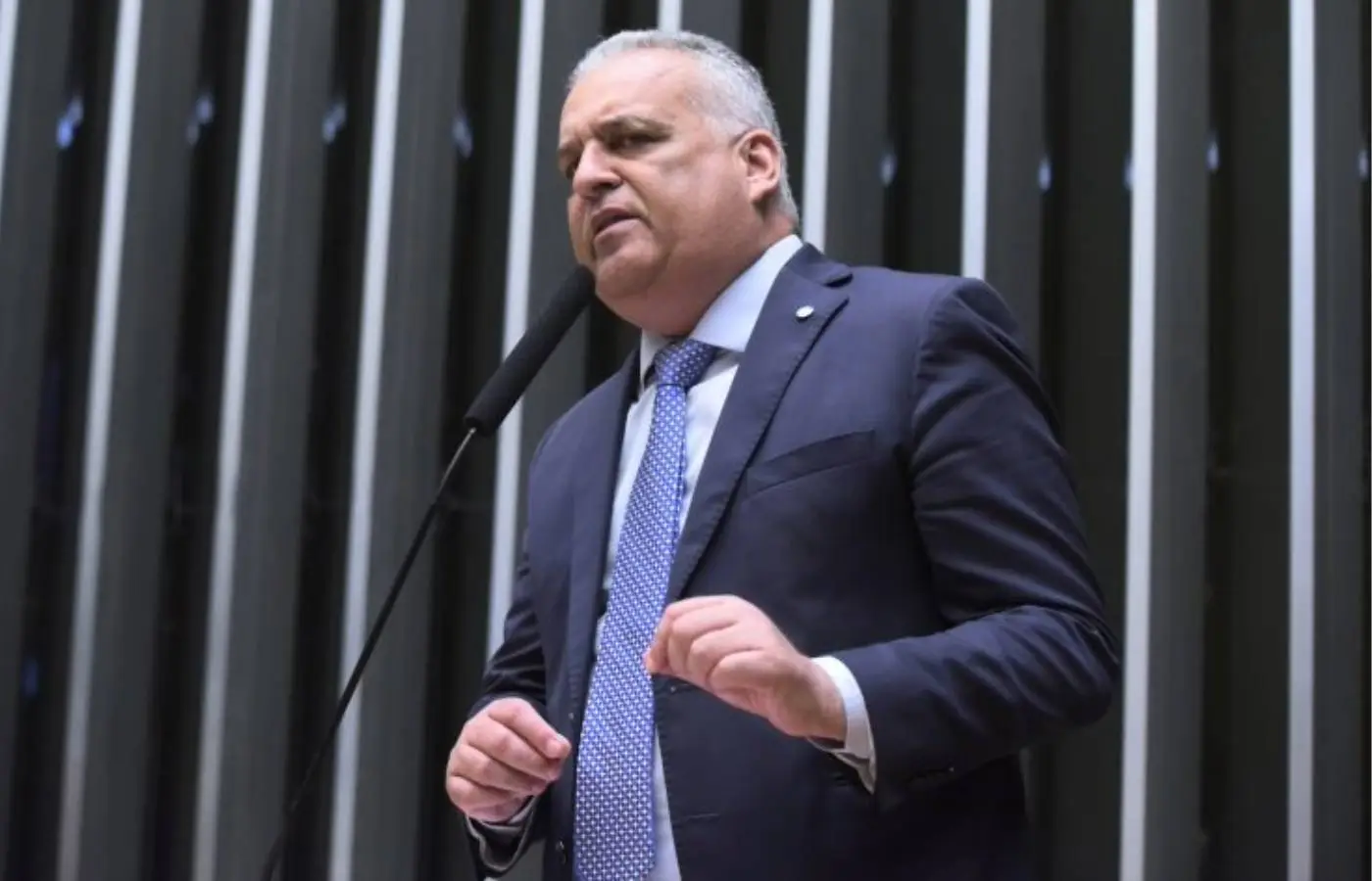 Projeto que aumenta pena para furto, roubo, receptação e latrocínio aguarda sanção presidencial