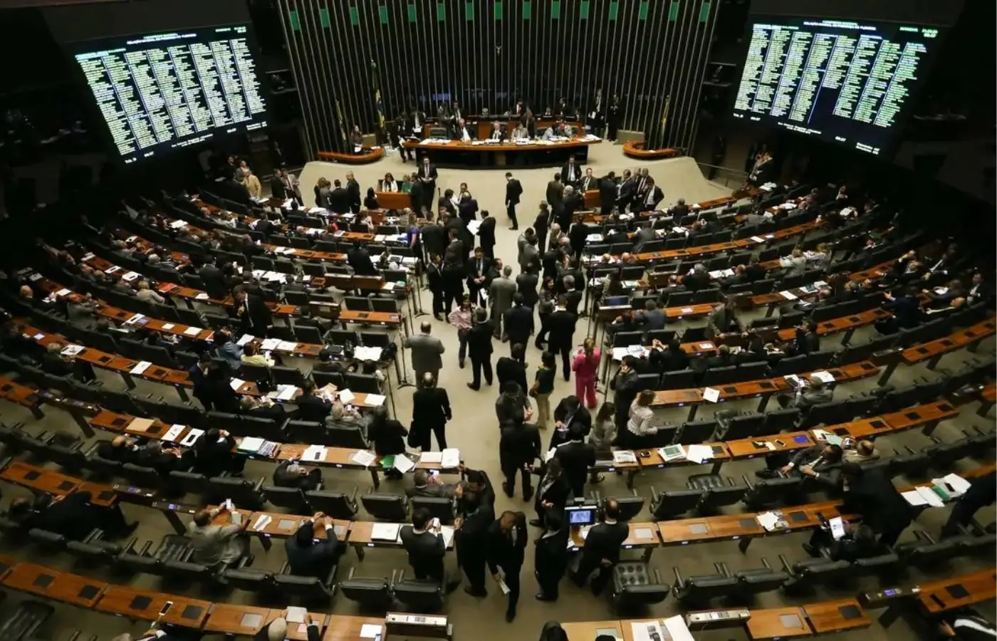 Peso do voto: estados têm representação desigual na Câmara e no Senado