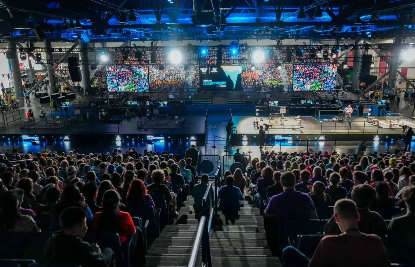 Estudantes brasileiros disputam o maior torneio de robótica do mundo, nos EUA