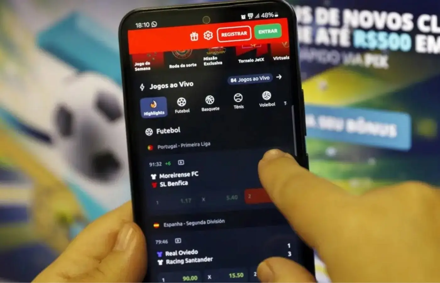 Após governo limitar publicidade, especialistas defendem proibição das bets no Brasil