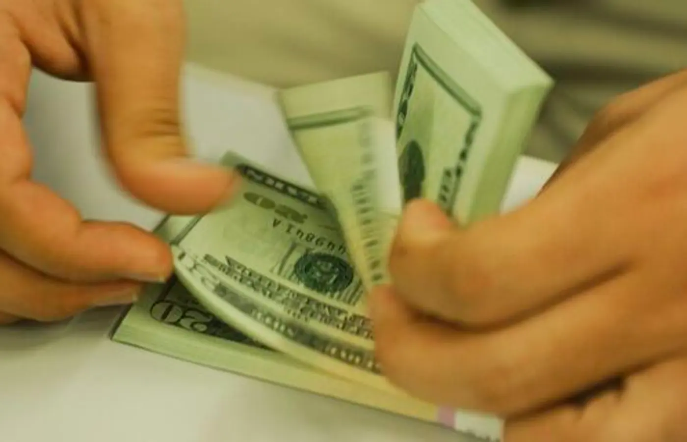 Dólar: moeda encerra o último pregão em alta, atingindo maior valor em quase um mês