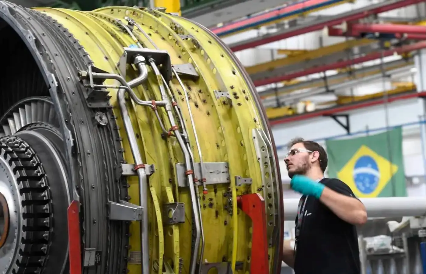 Redução da jornada de trabalho pode elevar custos das empresas em até R$ 267 bilhões ao ano, estima CNI