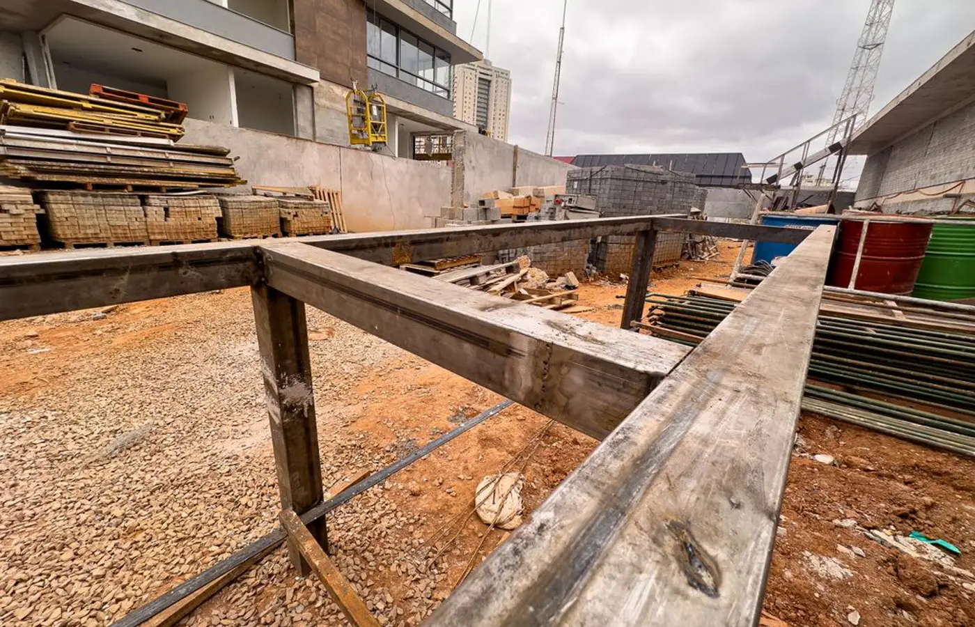 Construção civil: alta carga tributária é empecilho maior que taxas de juros