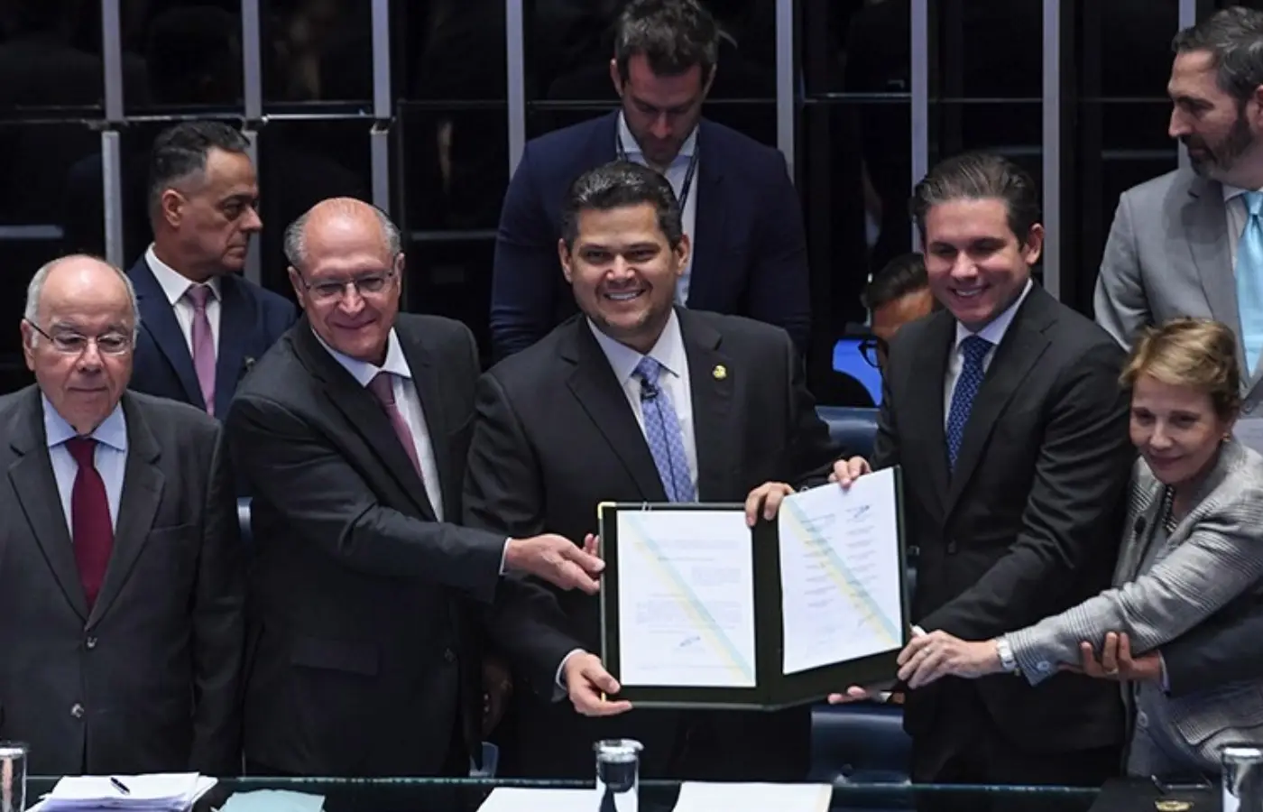 Congresso promulga Acordo Mercosul-União Europeia: veja principais pontos