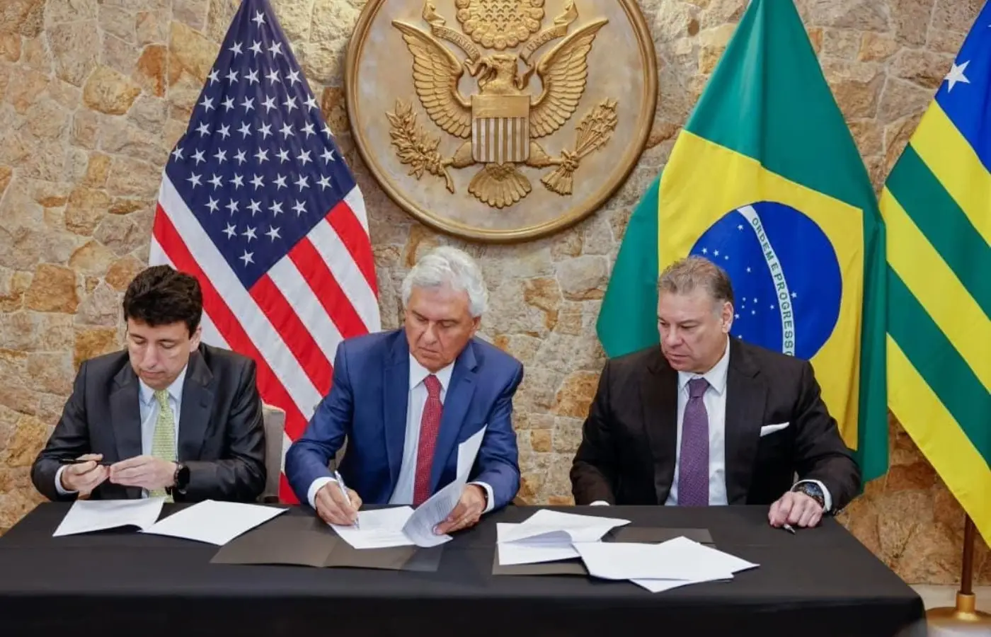 Goiás assina acordo com os EUA para colaboração sobre minerais críticos