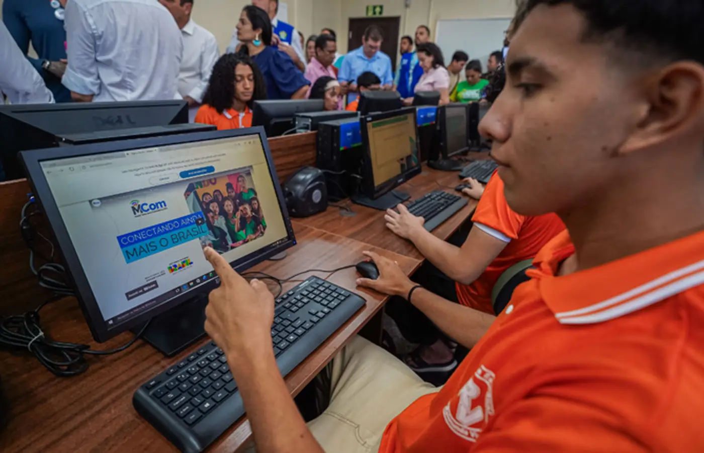 Internet chega a quase metade das escolas públicas do Acre Internet chega a quase metade das escolas públicas do Acre