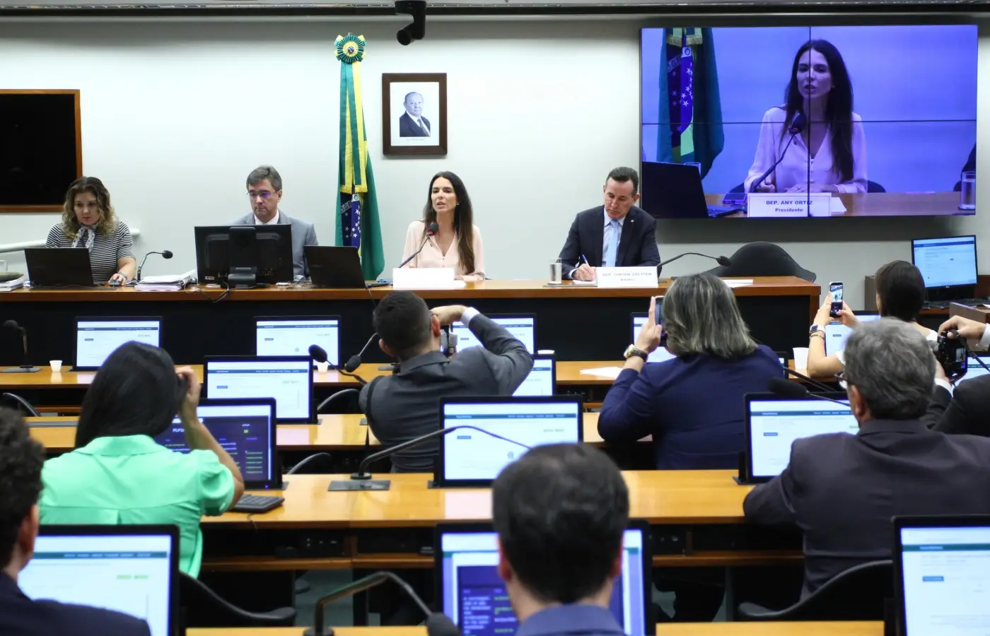 Atualização dos limites do MEI: presidente de comissão sinaliza revisão de outras faixas do Simples Nacional