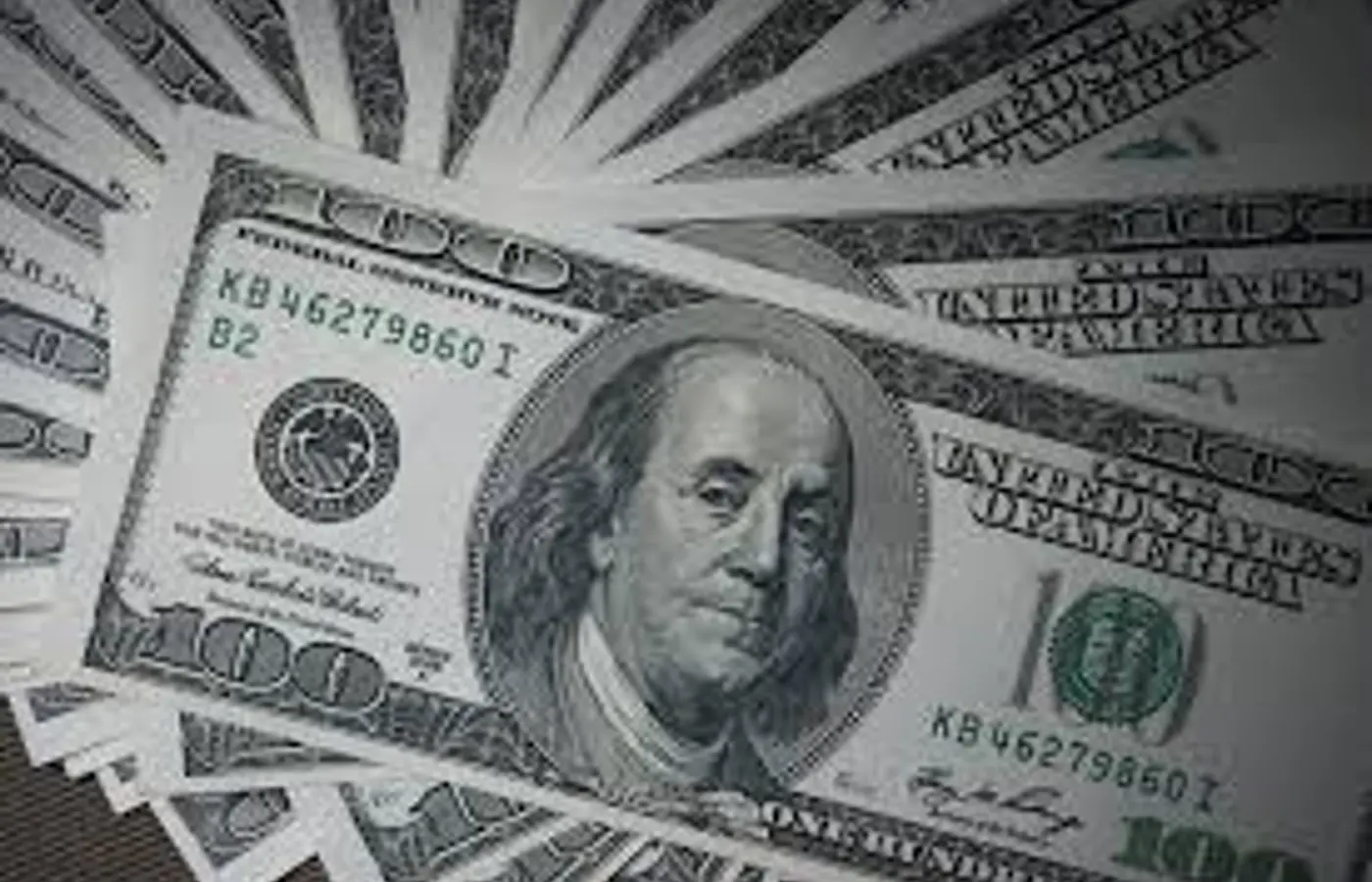 DÓLAR: moeda sobe e fecha em R$ 5,40 com cautela no mercado internacional