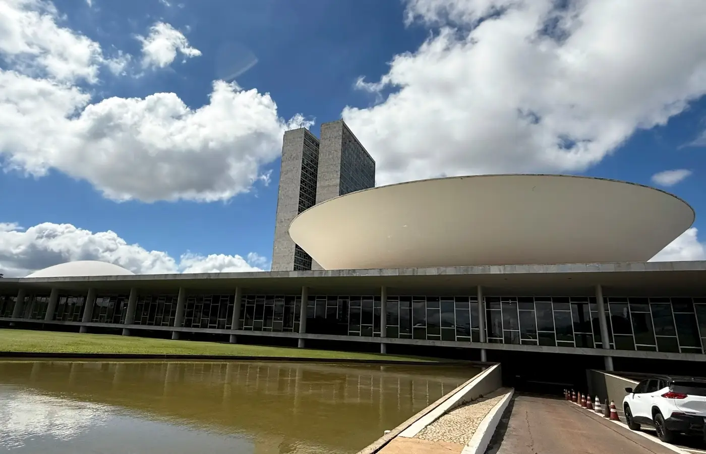 Semana entre feriados indica mês de pouca produção no Congresso Nacional