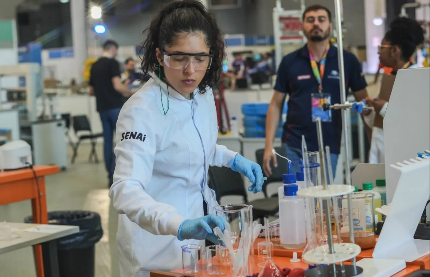 SENAI está com mais de 52 mil vagas abertas em cursos presenciais e a distância; confira oportunidades por estado