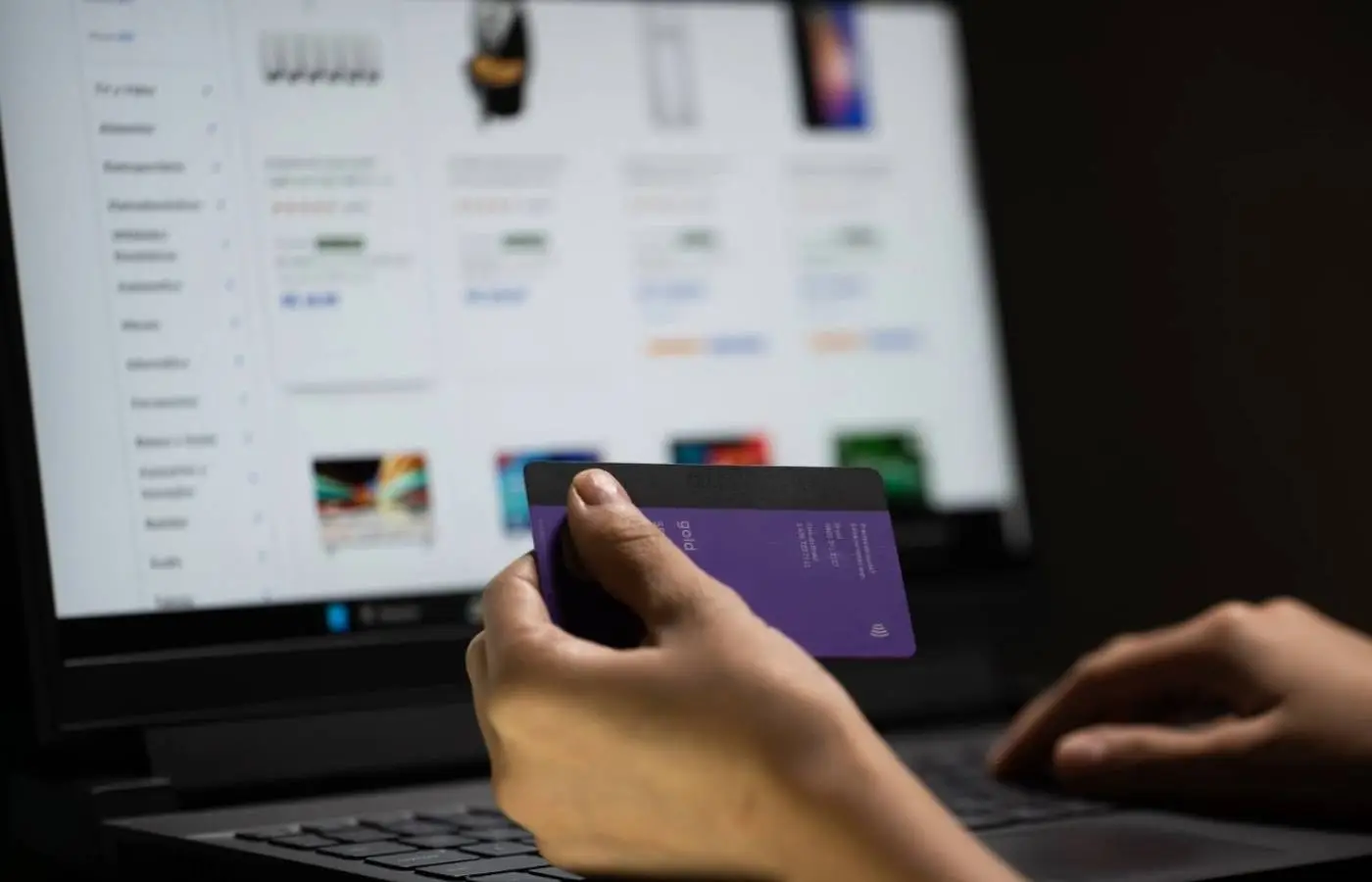 “Taxa das blusinhas” manteve cerca de 135 mil empregos e R$ 20 bilhões na economia, aponta CNI