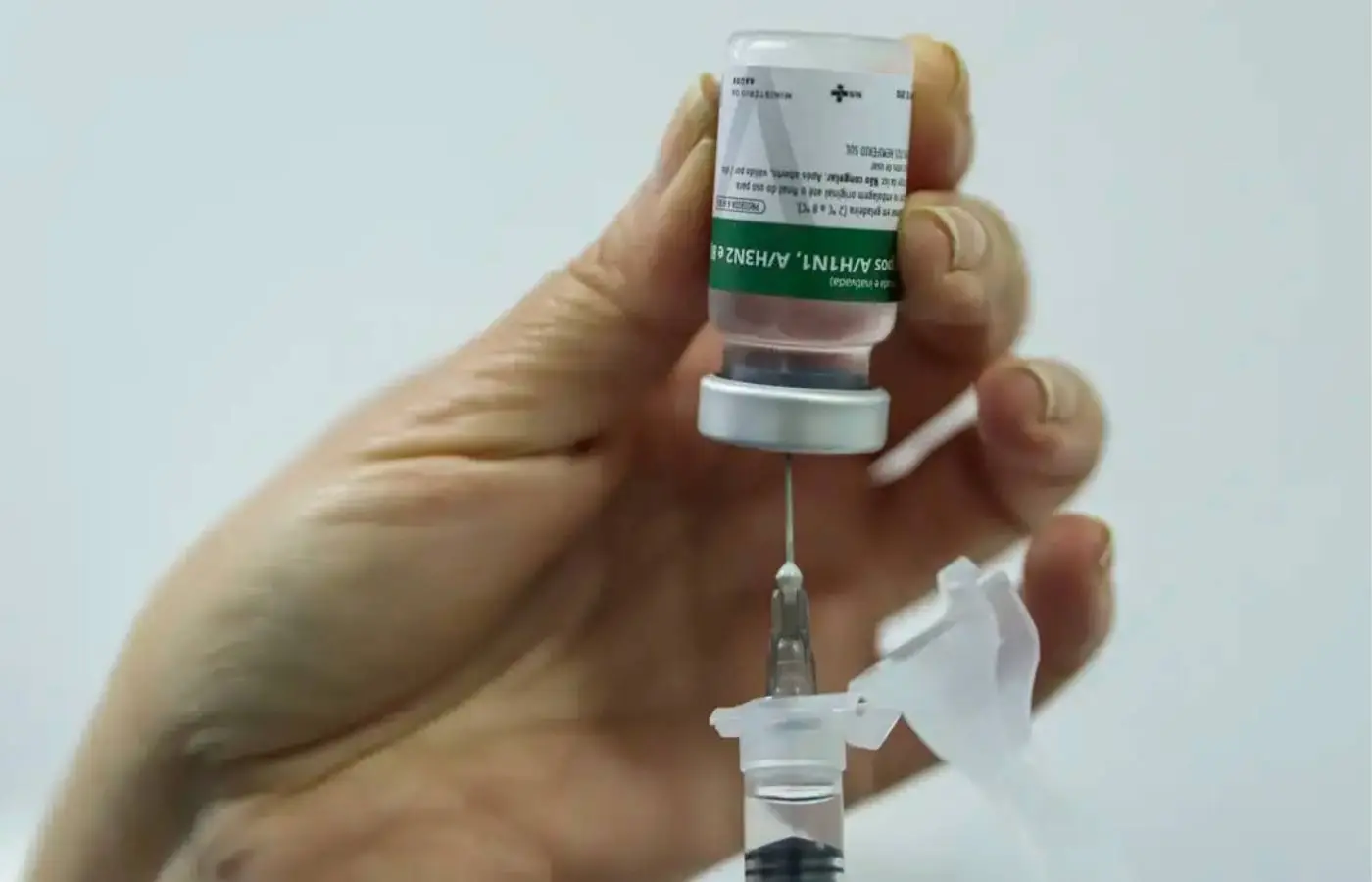 InfoGripe alerta para aumento das internações por VSR e influenza A e B