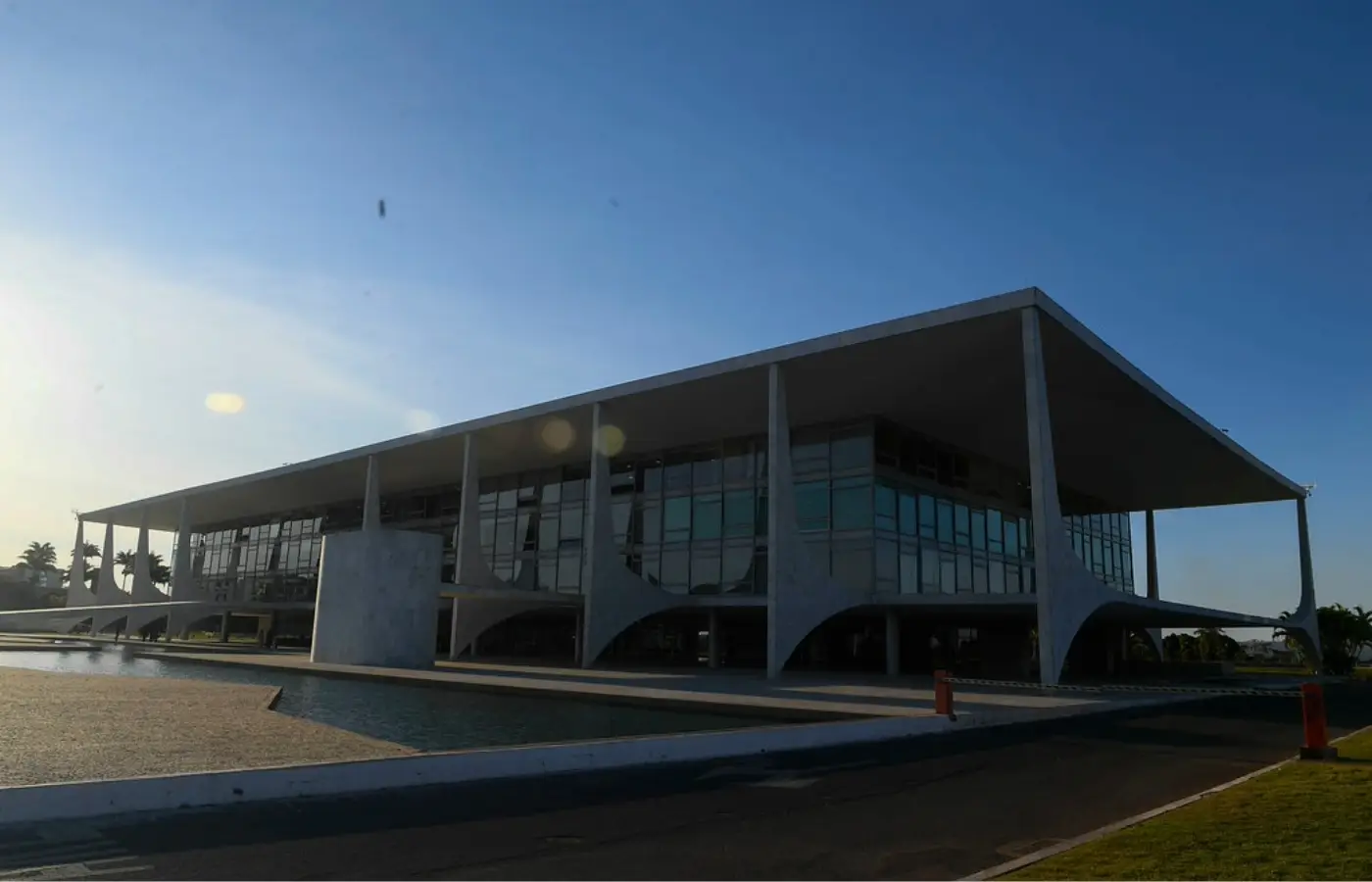 Campanhas presidenciais disputam apoios estaduais para o 2º turno
