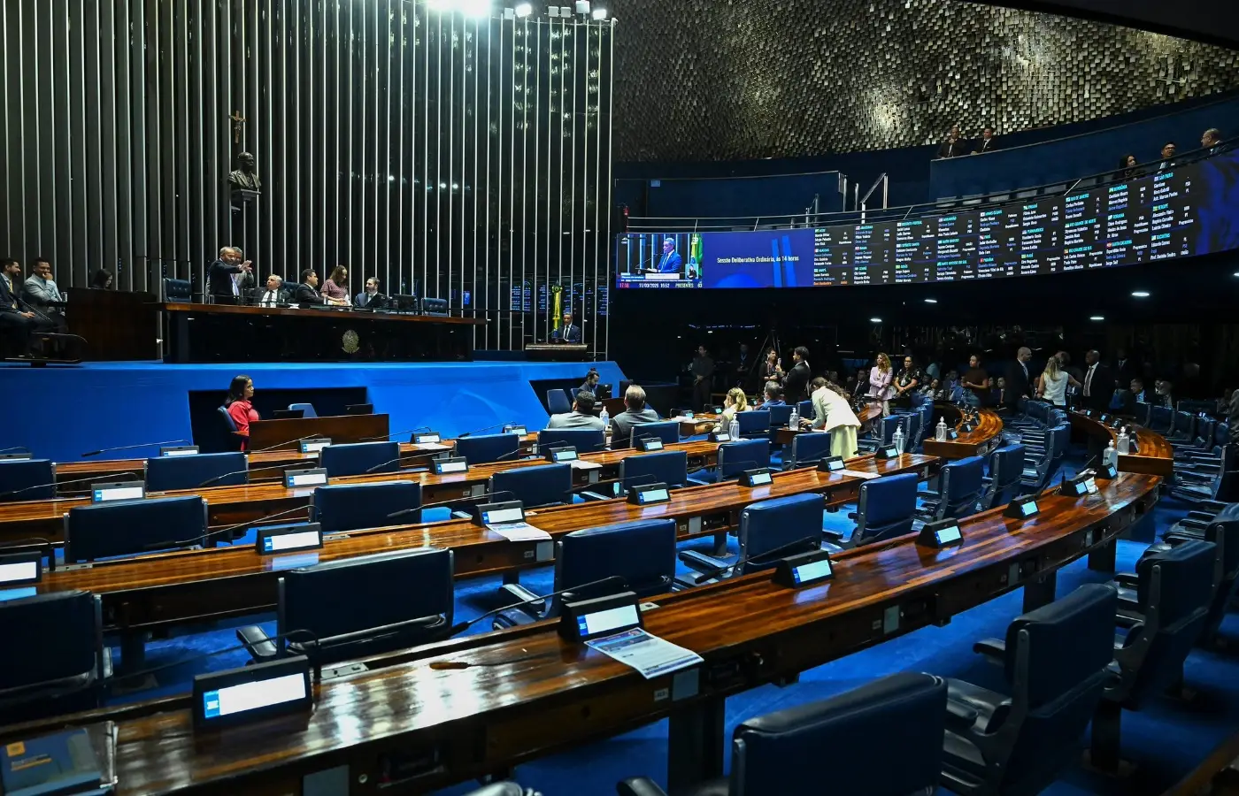 Congresso retoma calendário após semana focada no direito das mulheres