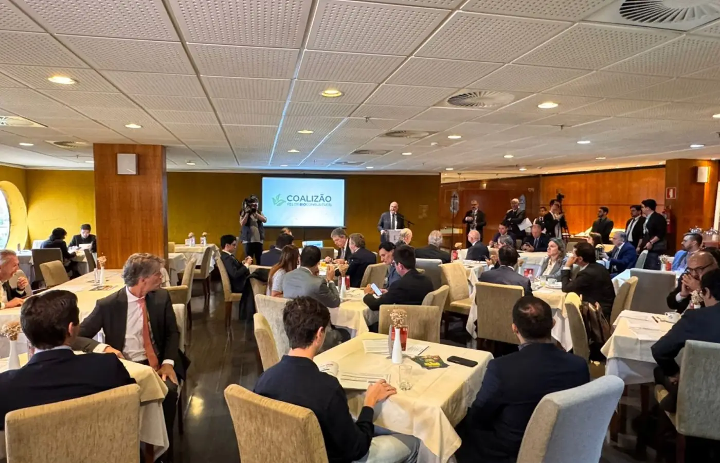 Frentes parlamentares se unem para promover e fortalecer o mercado brasileiro de biocombustíveis