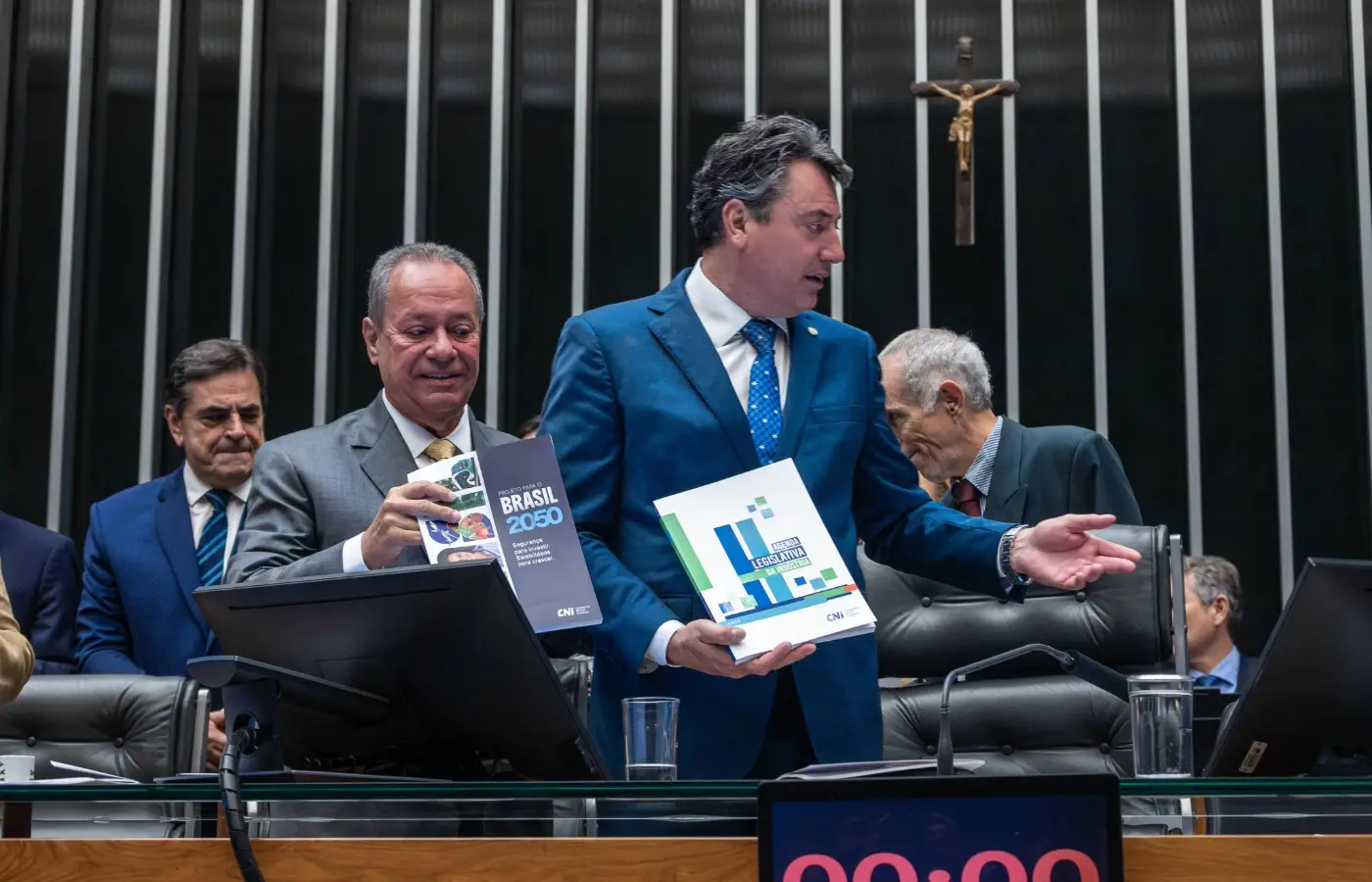 Brasil 2050: plano da CNI prevê economia adicional de até R$ 38 bi em 2026 e defende redução dos juros