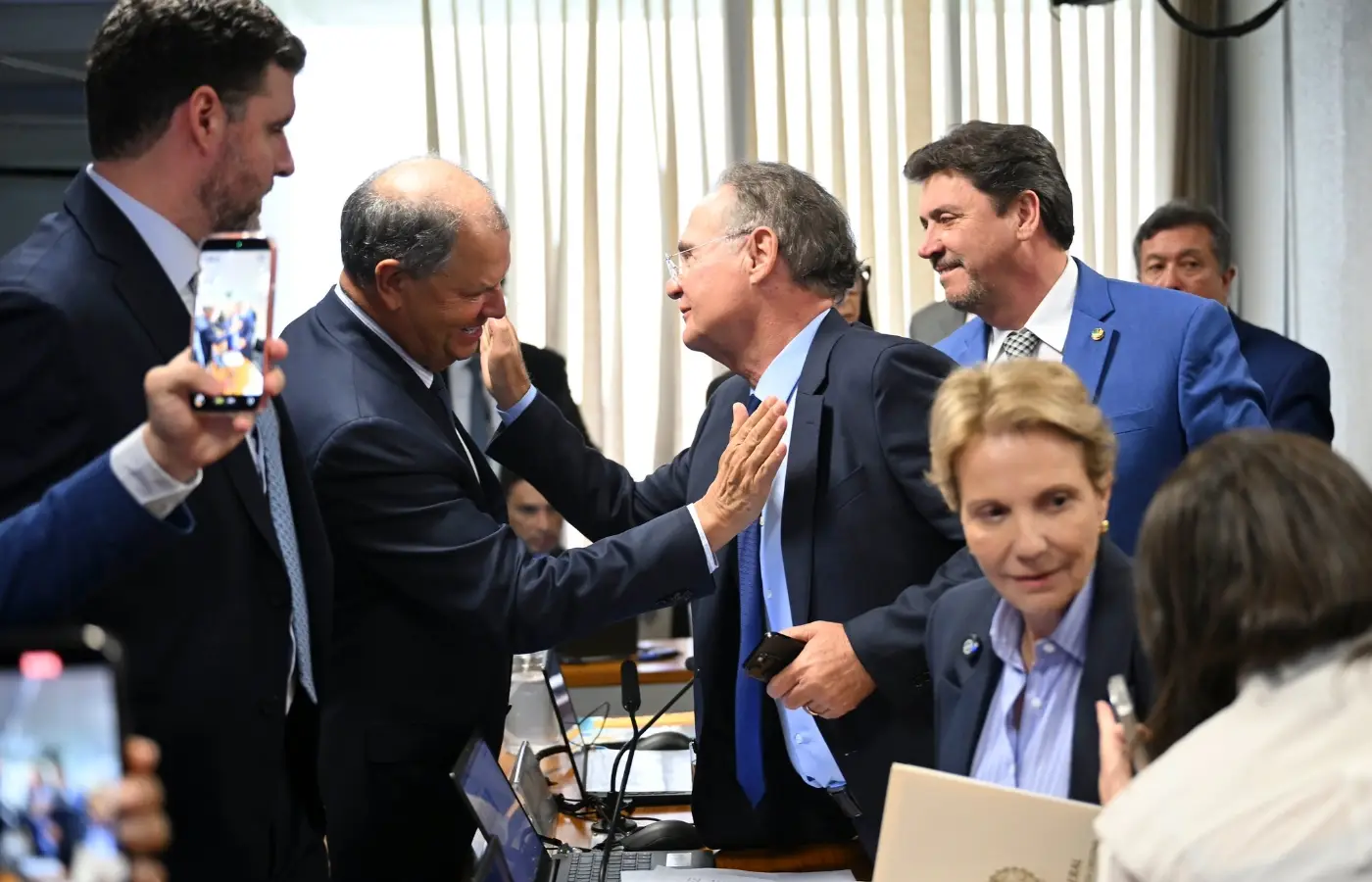 Bancada do Agro no Senado derrota governo e aprova resgate bilionário a produtores em comissão