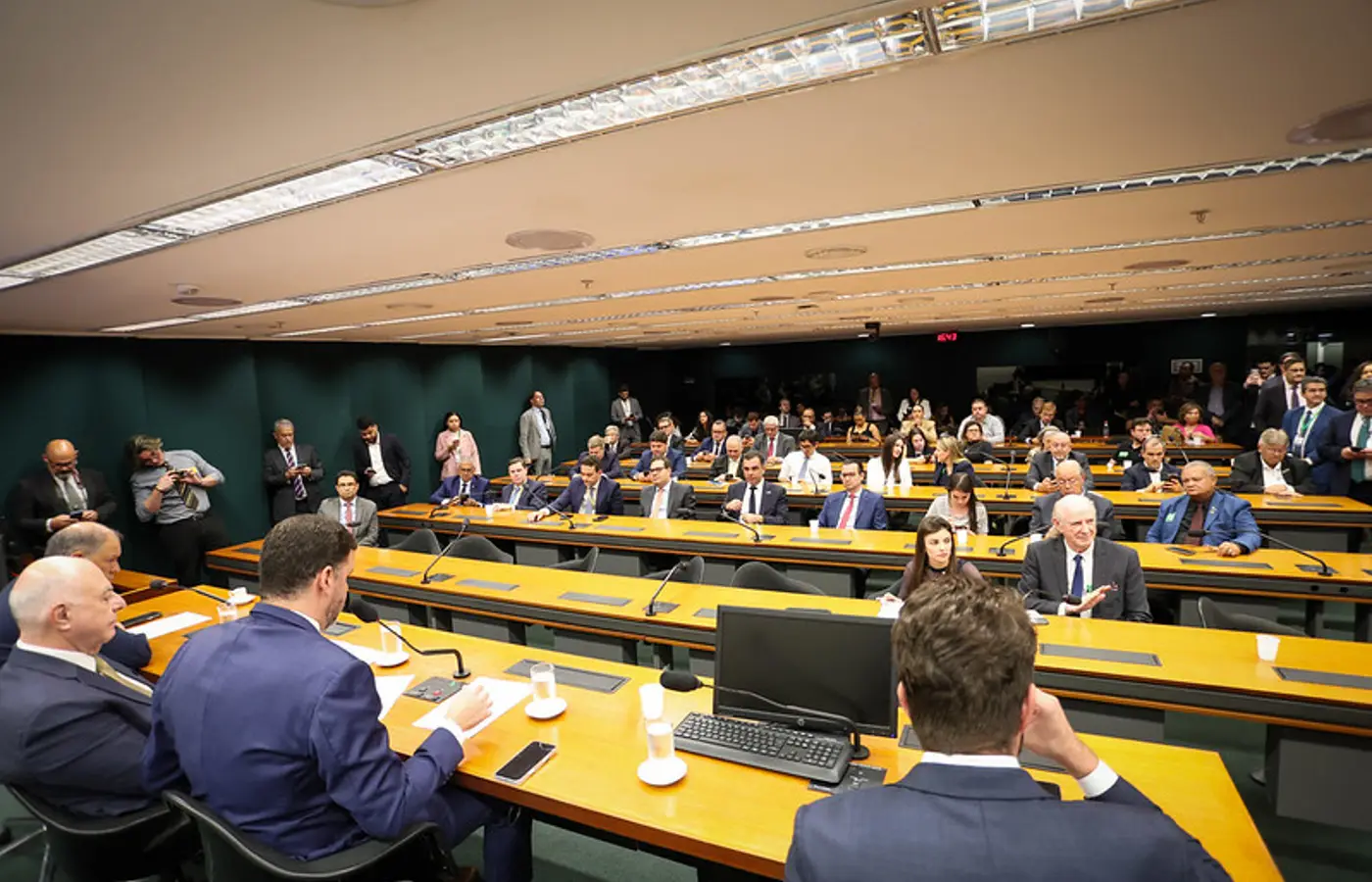 Frentes parlamentares lançam painel para acompanhar implementação da Reforma Tributária