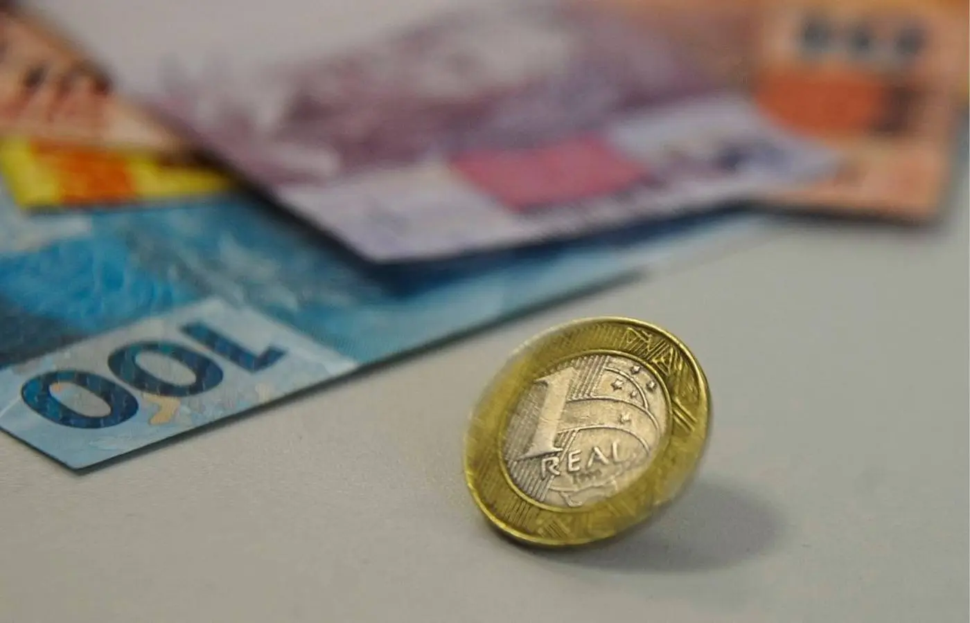 Mesmo com queda da Selic, juros seguem freando investimentos, diz CNI