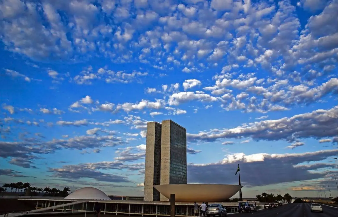CNI critica votação sobre fim da escala 6x1 durante período eleitoral