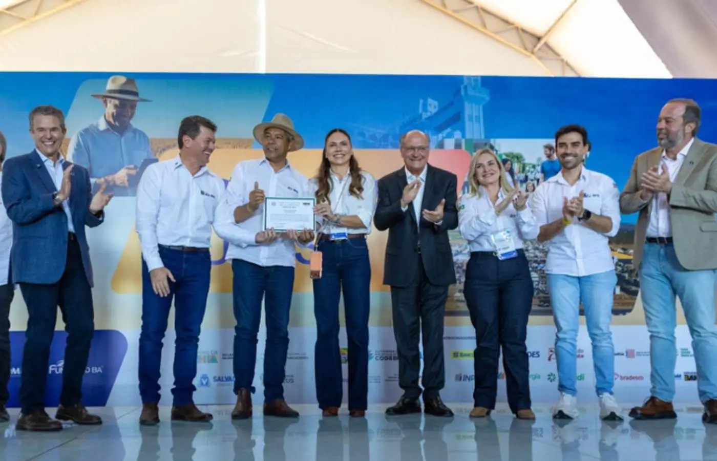 Programa do governo federal anunciado na Bahia Farm Show disponibiliza R$ 14 bilhões para financiar máquinas agrícolas