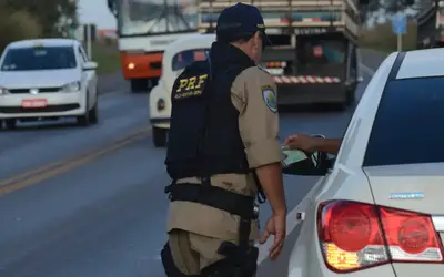Número de motoristas flagrados por terem consumido álcool diminuiu. Foto: Marcello Casal Jr./Agência Brasil