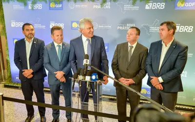 Caiado (c) recebeu o apoio de todo o Grupo. Foto: Lucas Diener/Secom GO