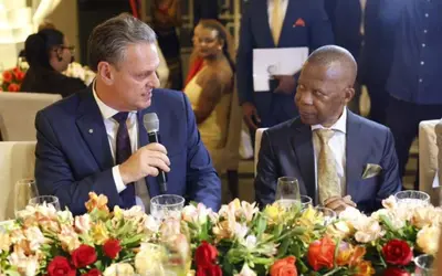 Carlos Fávaro (à esquerda) e Manuel Eduardo Bravo (à direita). Foto: Percio Campos/Mapa