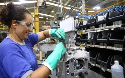 Primeiro semestre foi tímido para a expansão industrial (Foto: Gilson Abreu/governo do Paraná)