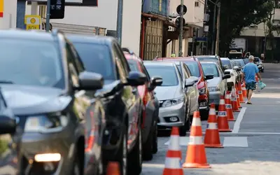 Donos de veículos garantem desconto pagando IPVA à vista  Foto: Tânia Rego/Agência Brasi/l
