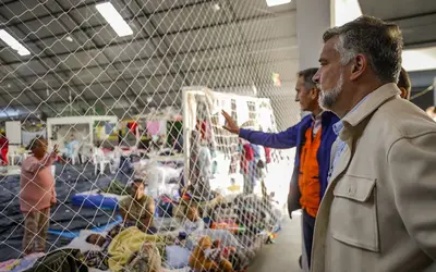 Waldez Góes se emocionou com a o que viu nos abrigos: "O cenário é desafiador porque temos que cuidar da alimentação, saúde, higiene pessoal e segurança dessas vítimas", disse o ministro. (Fotos: Lucas Leffa/Secom/PR)