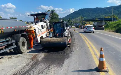 Serviços no município de Rio do Sul, entre o km 134 e o km 137 da BR-470/SC. Foto: Divulgação/DNIT Serviços no município de Rio do Sul, entre o km 134 e o km 137 da BR-470/SC. Foto: Divulgação/DNIT