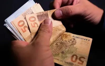 Reajuste do salário mínimo é referência para benefícios sociais Foto: Marcello Casal Jr/Agência Brasil