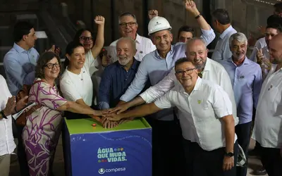 "Eu saí da Caetés (interior de Pernambuco) para São Paulo como uma criança a mais de oito filhos em um Pau de Arara. E saímos para não morrer de fome nem de sede”, disse, emocionado, o presidente Lula. (Foto:Dênio Simões/MIDR).