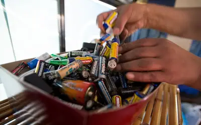 Pesquisa aponta que mais da metade dos brasileiros separa lixo para reciclagem   Foto: Marcelo Camargo/Agência Brasil