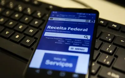Contribuintes que atrasarem a entrega da declaração pagam multas à Receita Foto: Marcello Casal Jr/Agência Brasil Contribuintes que atrasarem a entrega da declaração pagam multas à Receita Foto: Marcello Casal Jr/Agência Brasil