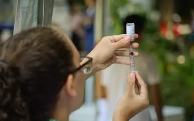 Vacinas chegam ao RS: Ministério da Saúde garante a proteção do povo gaúcho Foto: Tomaz Silva/Agência Brasil Vacinas chegam ao RS: Ministério da Saúde garante a proteção do povo gaúcho Foto: Tomaz Silva/Agência Brasil