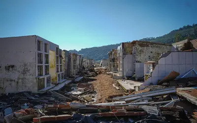Até agora, 138 mil famílias foram aprovadas no auxílio. Elas precisam entrar no site oficial do sistema, validar os dados cadastrados pelas prefeituras e aguardar o depósito feito pela Caixa. "É fundamental que famílias validem os dados", disse o ministro Waldez Góes (Foto: Joaquim Moura/Secom/PR)
