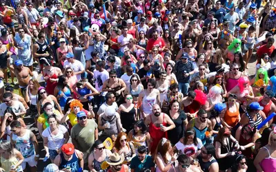 Multidão deve ainda aumentar nas ruas, no último dia de folia. Foto: Antônio Cruz/Agência Brasil