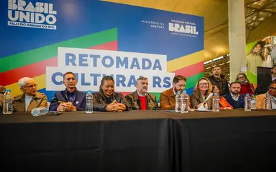 Os ministros da Integração e do Desenvolvimento Regional, Waldez Góes, da Secretaria Extraordinária da Presidência da República de Apoio à Reconstrução do Rio Grande do Sul, Paulo Pimenta, e da Cultura, Margareth Menezes, visitaram pontos atingidos pelas enchentes. (Fotos: Lucas Leffa/Secom PR)