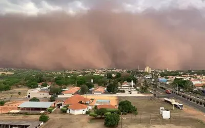 Tempestade de areia. Foto: Adriano Veanholi, morador de Guararapes no interior de São Paulo. 
