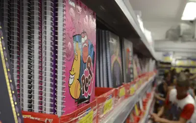 Pais precisam pesquisar bem os preços do material escolar. Foto: Rovena Rosa/Agência Brasil