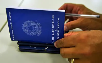Crescimento econômico influencia a geração de empregos com carteira assinadaFoto: Marcello Casal Jr/Agência Brasil