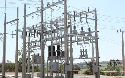 Energia elétrica é um dos principais insumos da indústria nacional (Foto: Divulgação/Celesc)